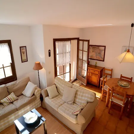 The House In Has 3 Bedrooms * パルス