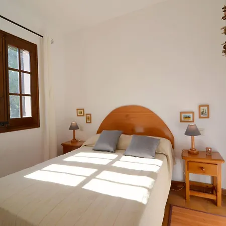 The House In Has 3 Bedrooms パルス