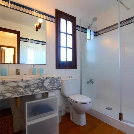 The House In Has 3 Bedrooms 度假居 *