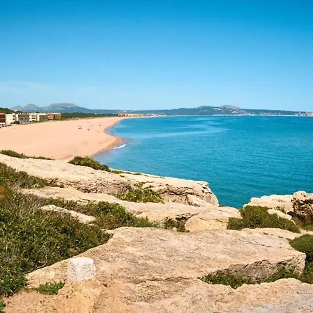 In Near Platja Del Grau 펜션 팔스
